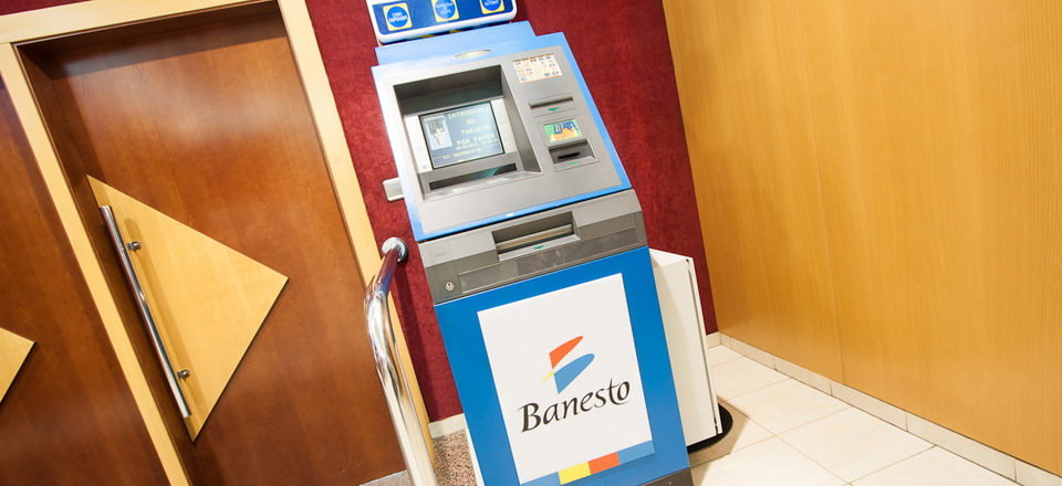 Servicio_Cajero_Automatico_en_el_interior